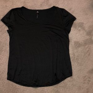 90 Degrees women’s athletic shirt